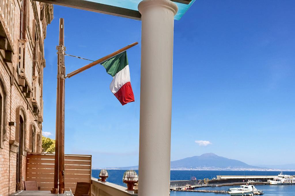 Yacht Club Capo Cervo Suites B&B Sorrento Exterior photo